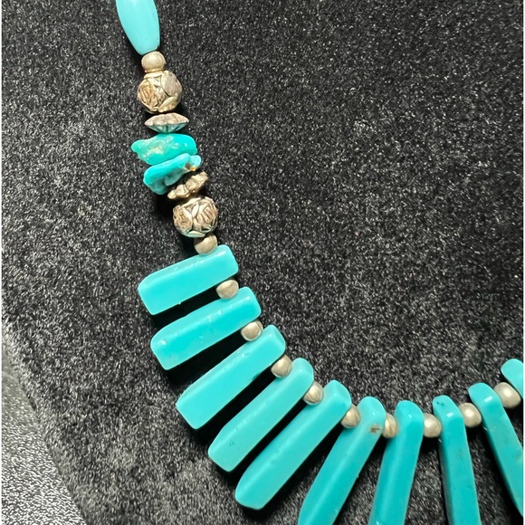 Beautiful Turquoise Silver necklace - Picture 5 of 13